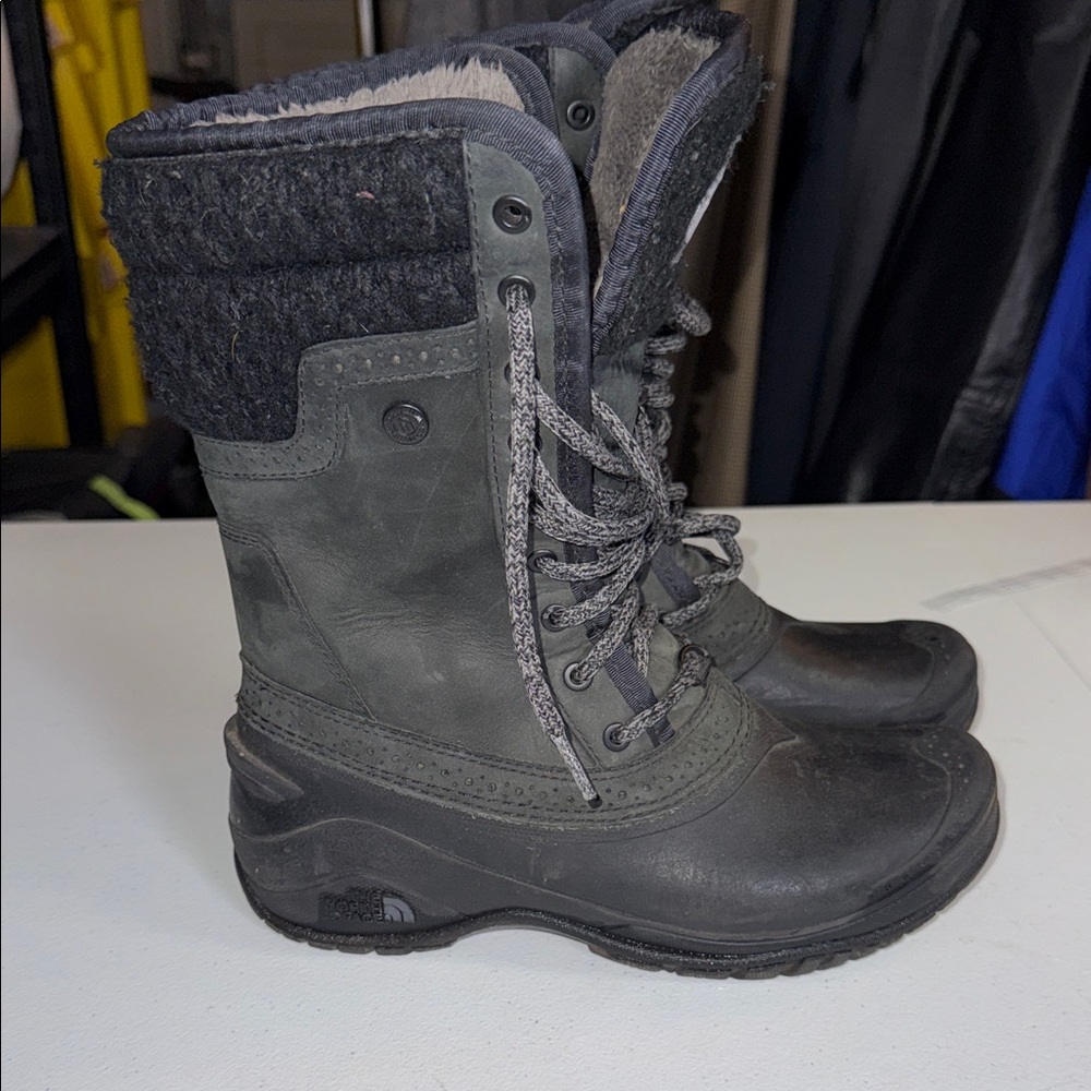 The North Face Shellista Lace Luxe Waterproof‎ Winter Boots Black CVX2 Womens 6